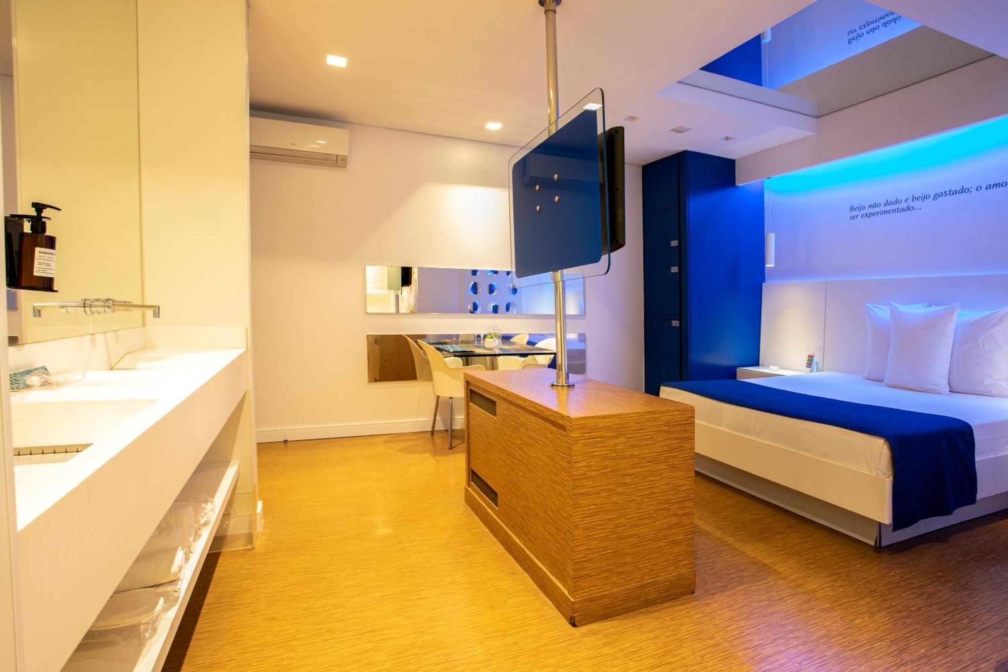 Izzi Motel 2 — Fotos 1